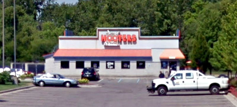 Hooters - Portage - 5250 S Westnedge Ave